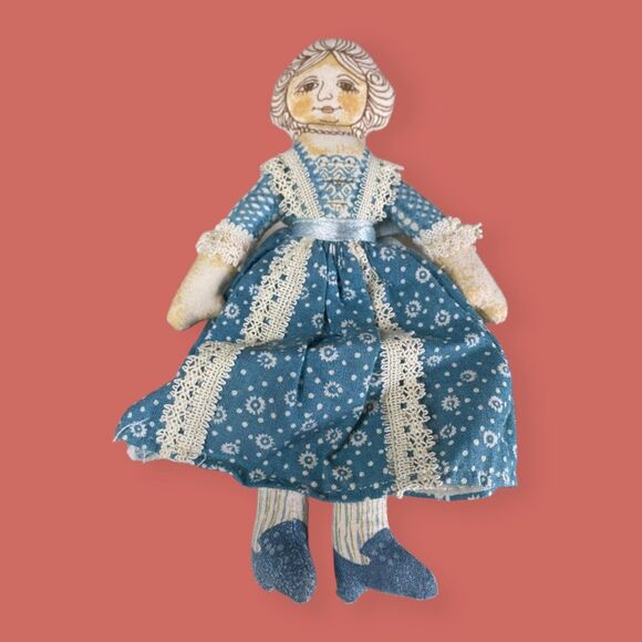 👵🏻 VTG 19796 MARTHA WASHINGTON BICENTENNIAL COLLECTIBLE DOLL HALLMARK 6.5" - Picture 3 of 12